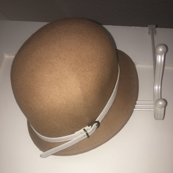 Wool hat - Picture 2 of 3